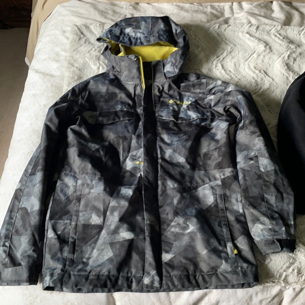Boys Columbia Interchangeable jacket with fleece liner and removable hood